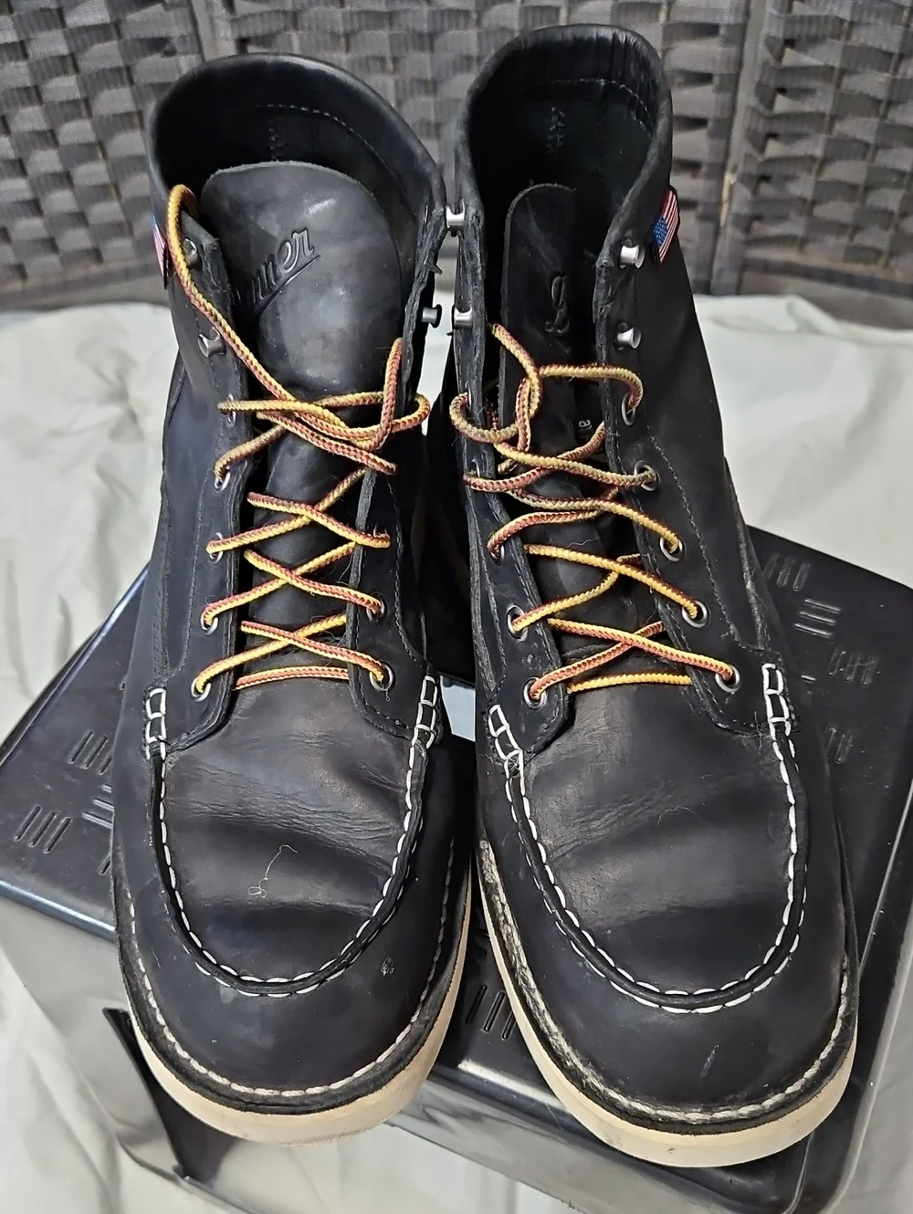 Size 11.5 Men's Black Leather Lace-up Bull Moc Toe 6